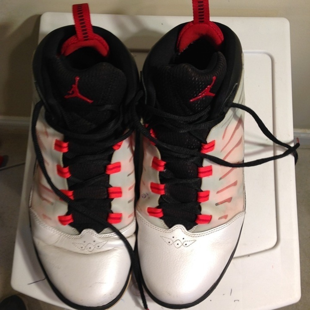 Jordan Basketball Shoes Men's Size 11 White Black Red High Top Sneakers